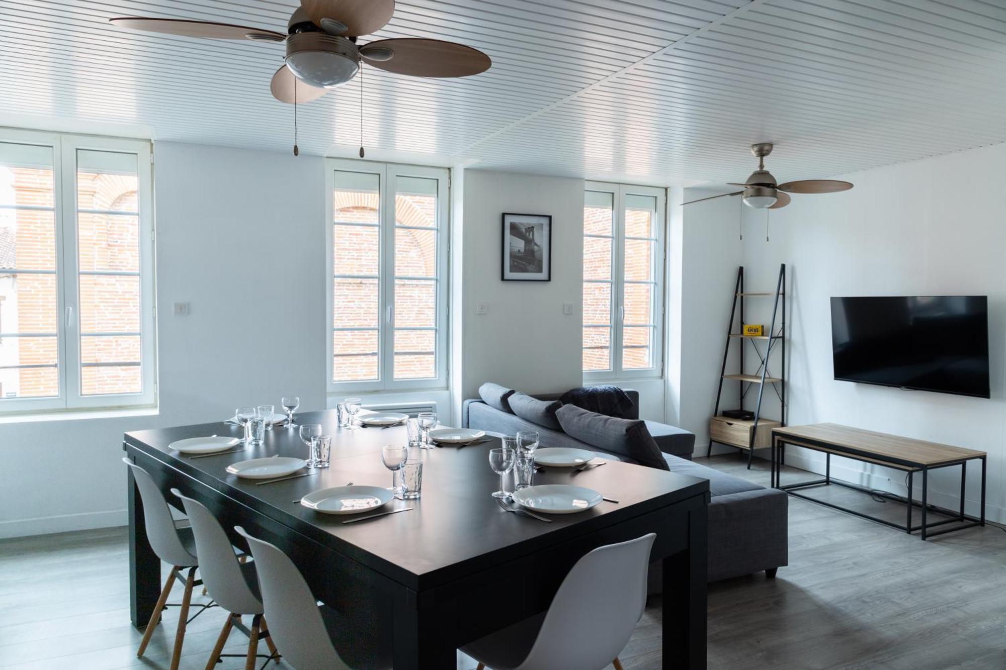 Apartamento Grand Duplex Avec Billard Villeneuve-Tolosane Exterior foto