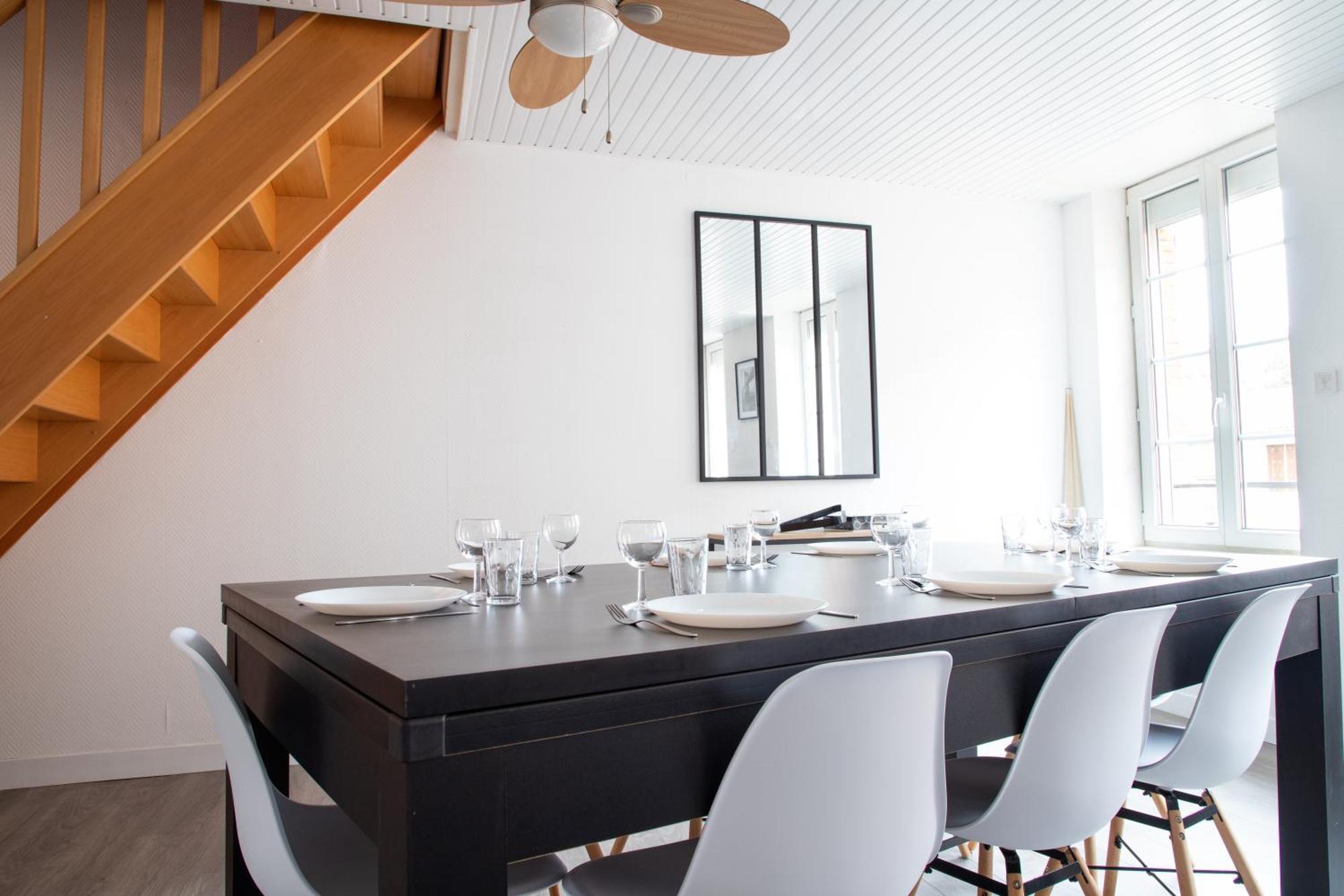 Apartamento Grand Duplex Avec Billard Villeneuve-Tolosane Exterior foto